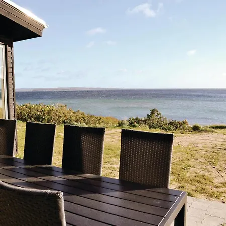 Three-bedroom Holiday In *