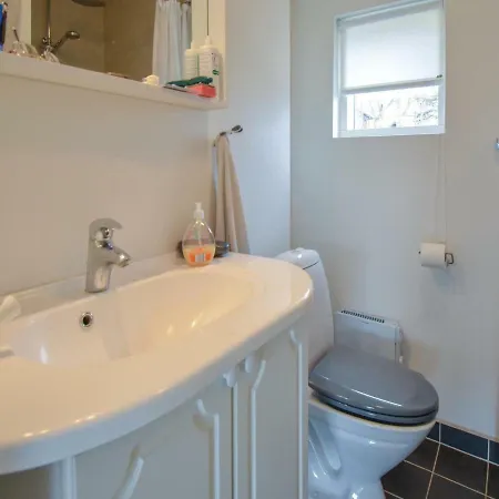 Three-bedroom Holiday In Ebeltoft